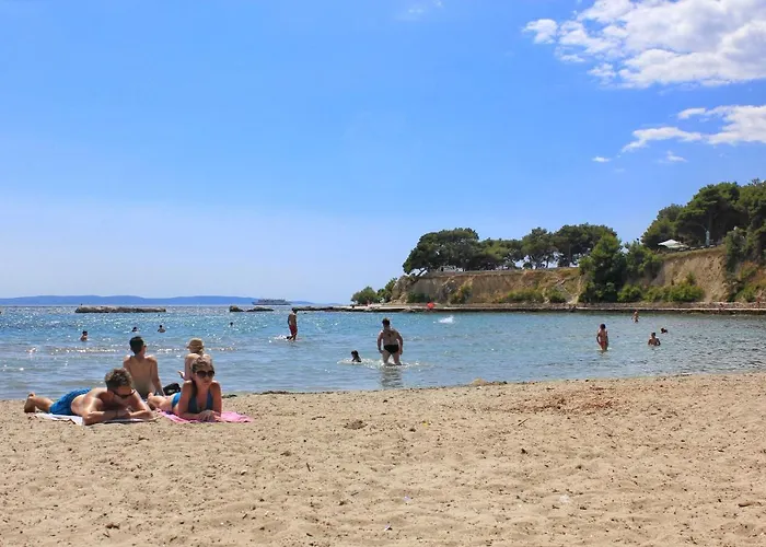 With Wifi - 12575 Apartment Split